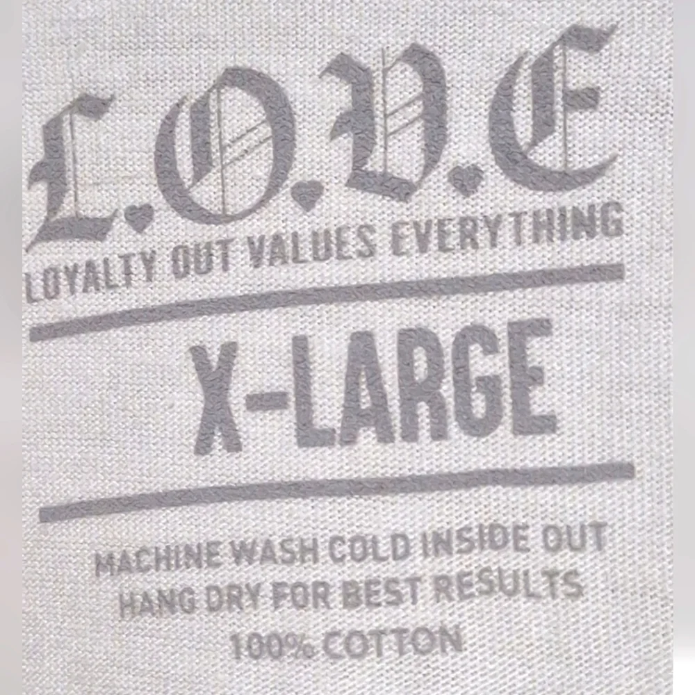 L.O.V.E. XL TSHIRT NWT - Picture 3 of 4
